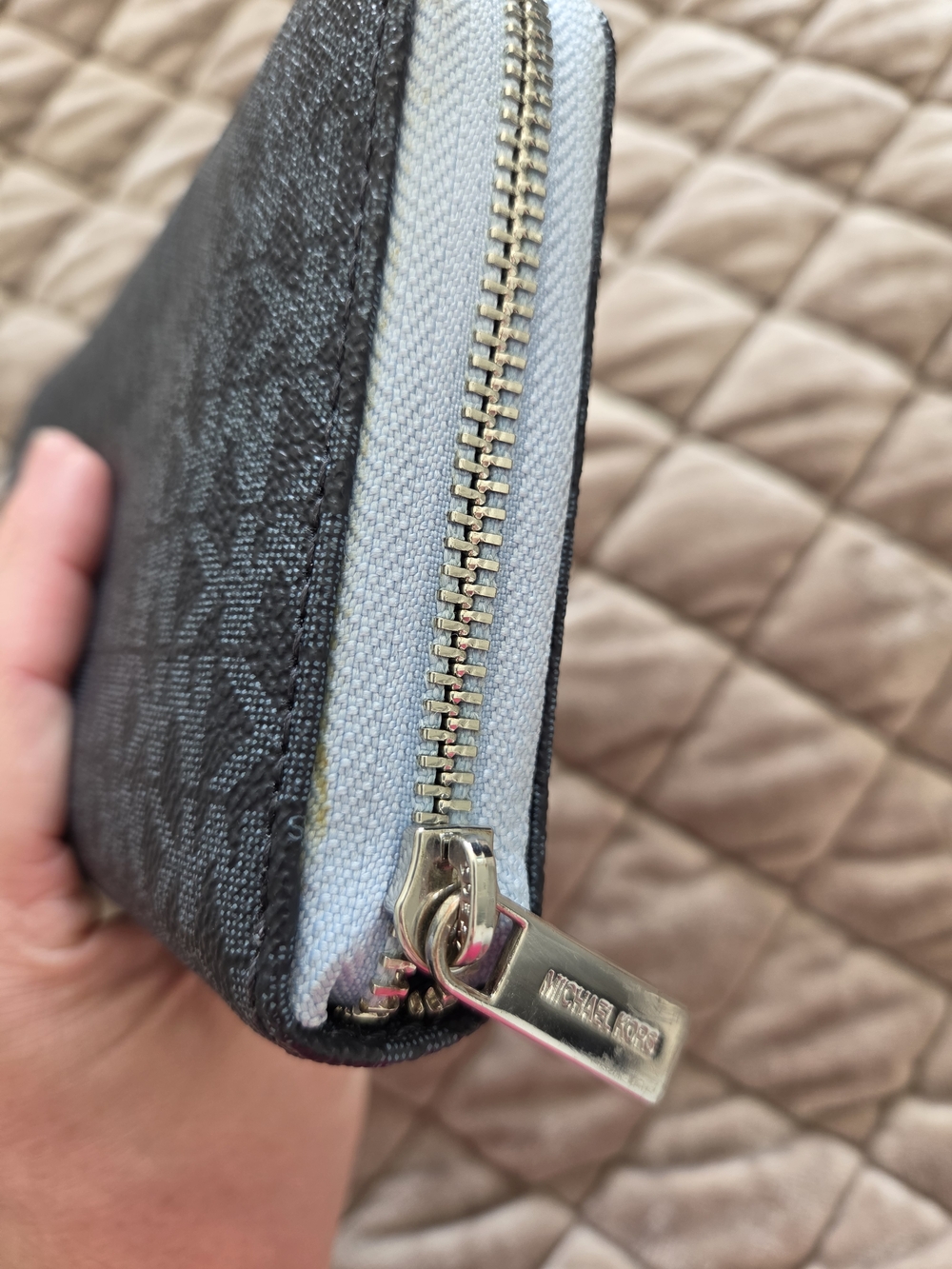 Michael Kors Navy Saffiano Tote with Michael Kors Logo Zip Wallet. #SW - Picture 13 of 16